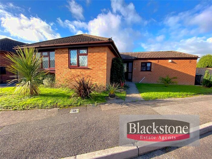 Houses for sale & to rent in BH11 8DR, Cunningham Crescent, Kinson