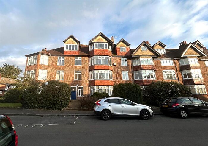 1 Bedroom Flat To Rent In Westbourne Crescent, Southampton, SO17