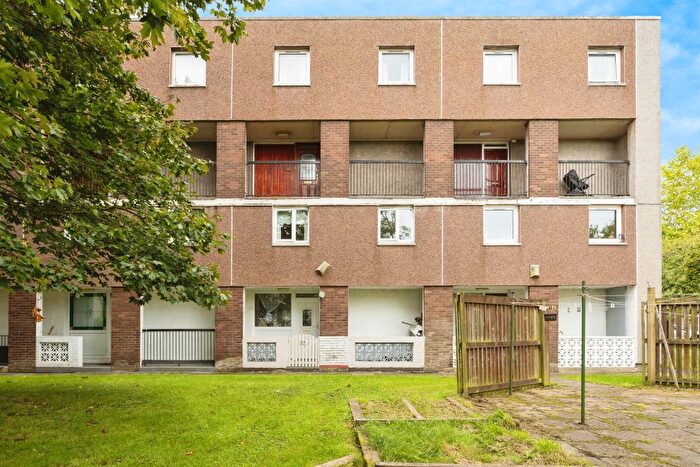 3 Bedroom Maisonette For Sale In Melrose Avenue, Linwood, Paisley, PA3