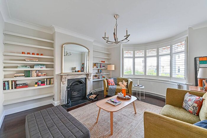 5 Bedroom Semi-detached House For Sale In Hillworth Road, Tulse Hill, London, SW2