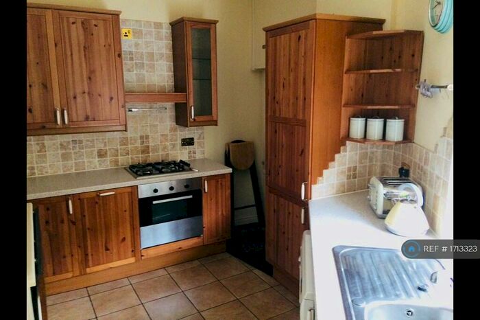 2 Bedroom End Of Terrace House To Rent In Bury Street, Mossley, OL5