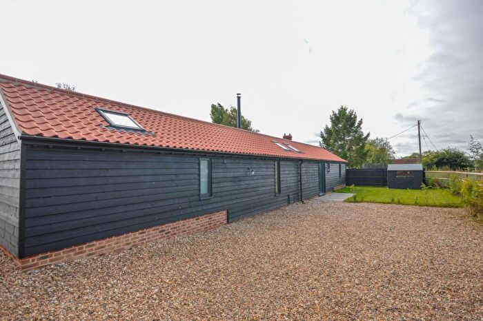 2 Bedroom Barn Conversion To Rent In Levels Green, Farnham, CM23