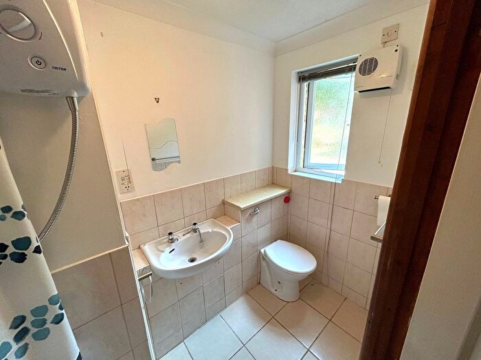 Studio To Rent In Allington Close, Taunton, TA1