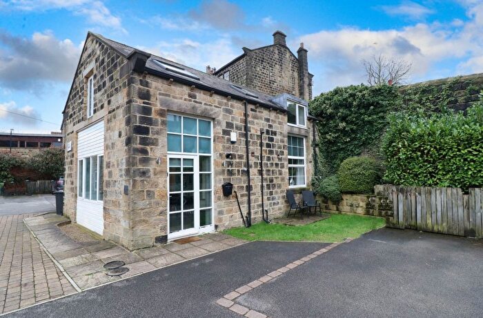 2 Bedroom Flat To Rent In Kelly Court, The Square, Horsforth, Leeds, LS18