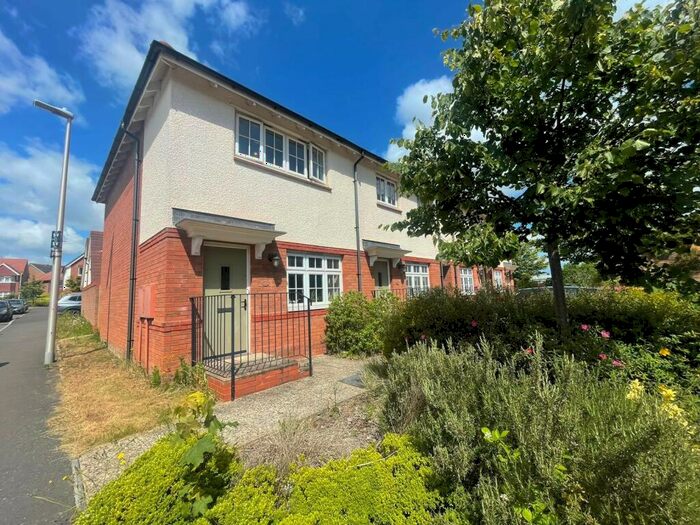 2 Bedroom House To Rent In Woodland Drive, Exeter, EX2