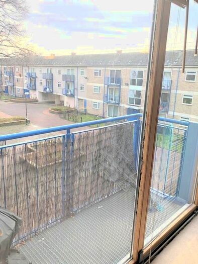 1 Bedroom Flat To Rent In Thorburn Square, London, SE1