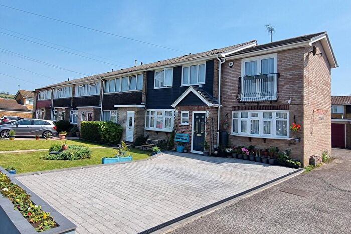 4 Bedroom End Of Terrace House For Sale In Farlington, Hampshire, PO6
