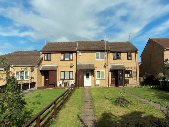 2 Bedroom Town House To Rent In Eggesford Road, Stenson Fields, Derby, DE24