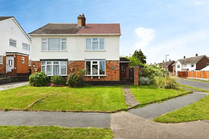 2 Bedroom Semi-Detached House For Sale In Uplands Park Road, Rayleigh, SS6