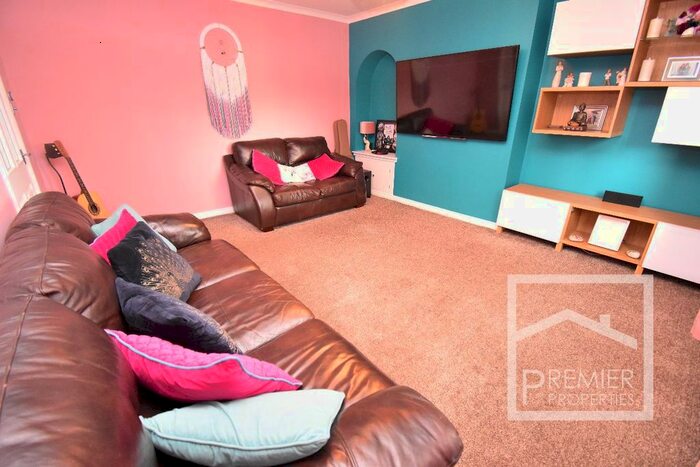 3 Bedroom End Of Terrace House For Sale In Drumvale Drive, Chryston, Glasgow, G69