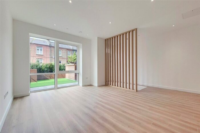 2 Bedroom Property To Rent In Leamore Street, Sovereign Court, Hammersmith, London, W6