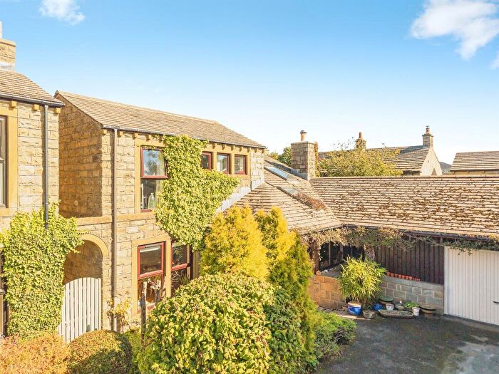 4 Bedroom Detached House For Sale In Paris Mews, Scholes, Holmfirth, HD9