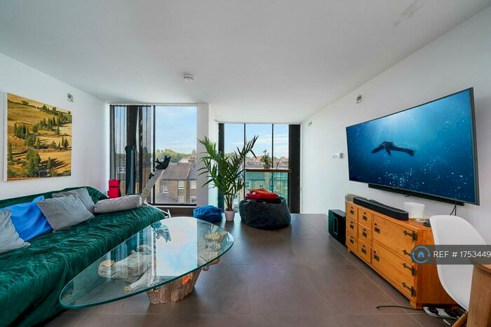 2 Bedroom Flat To Rent In Lindore Road, London, SW11