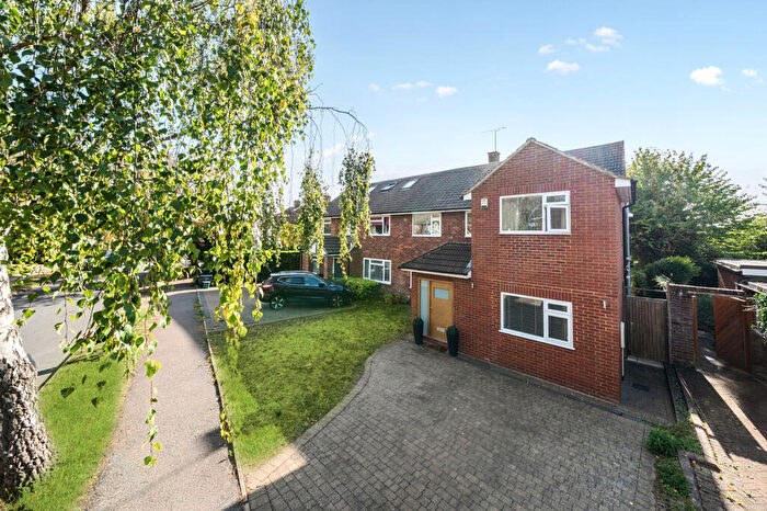 4 Bedroom Semi-Detached House For Sale In Rowlatt Drive, St. Albans, AL3