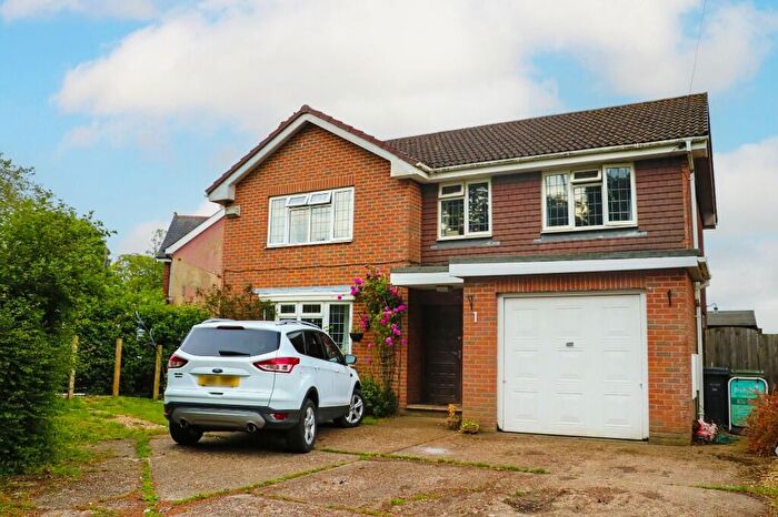 4 Bedroom Detached House For Sale In Station Road, PO33