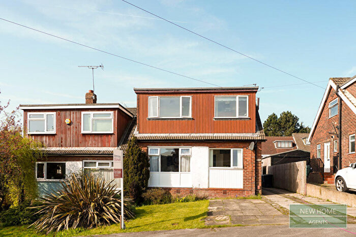 3 Bedroom Semi Detached House For Sale In Daleside Grove, Pudsey, LS28