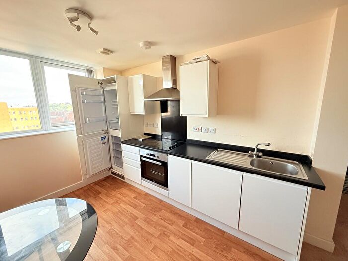 1 Bedroom Flat To Rent In Castle Court, The Minories, Dudley, DY2