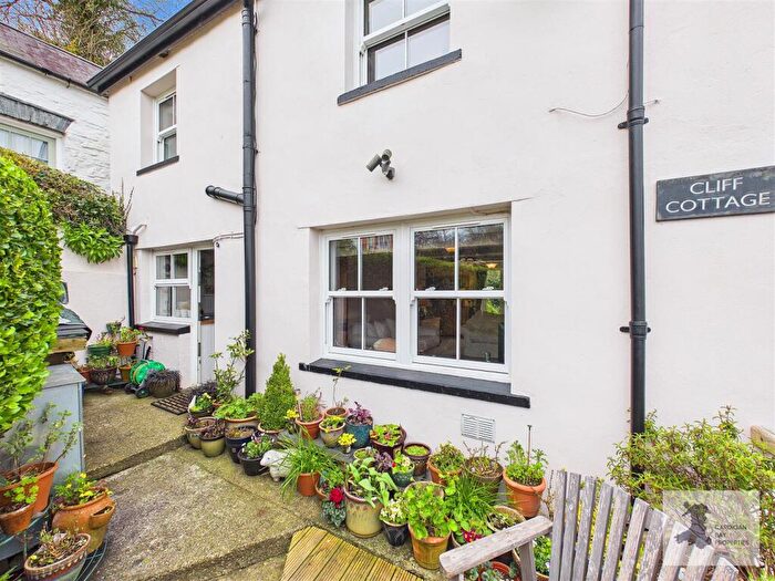 3 Bedroom Detached House For Sale In St. Dogmaels, Cardigan, SA43