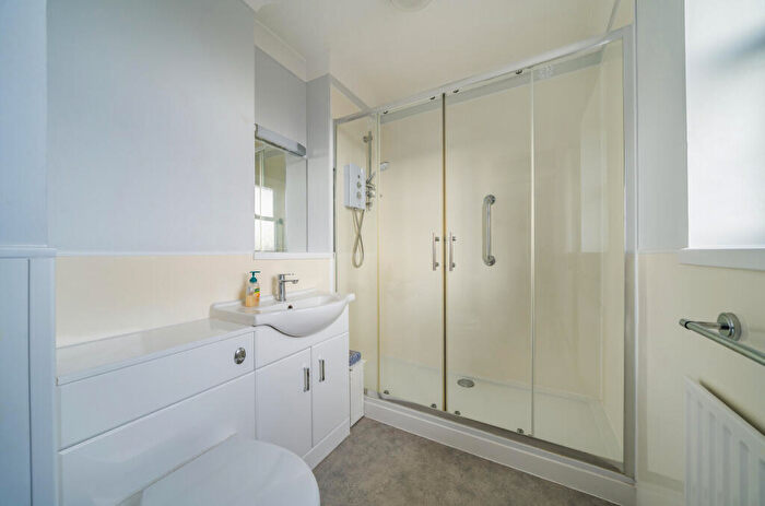 2 Bedroom Apartment For Sale In The Esplanade, Bognor Regis, West Sussex, PO21