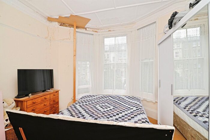 1 Bedroom Flat For Sale In Carisbrooke Road, St. Leonards-On-Sea, TN38