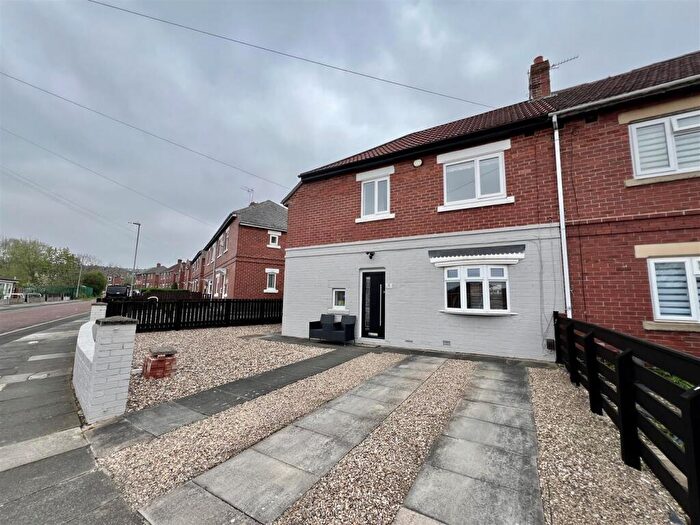 3 Bedroom Semi-Detached House For Sale In Sandown Gardens, Gateshead, NE8