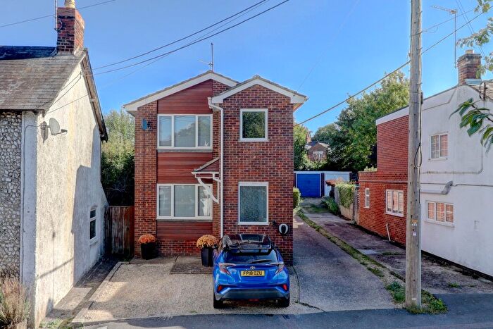 3 Bedroom Detached House For Sale In Poppy Road, Princes Risborough, Buckinghamshire, HP27