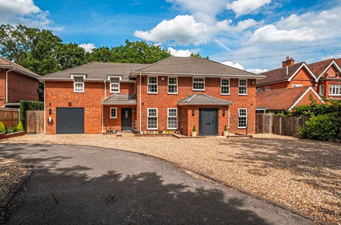 6 Bedroom Detached House For Sale In Bagshot, Surrey, GU19