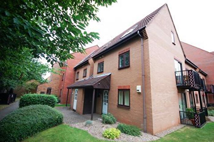 2 Bedroom Apartment To Rent In Dunlin Wharf, Castle Marina, Nottingham, NG7