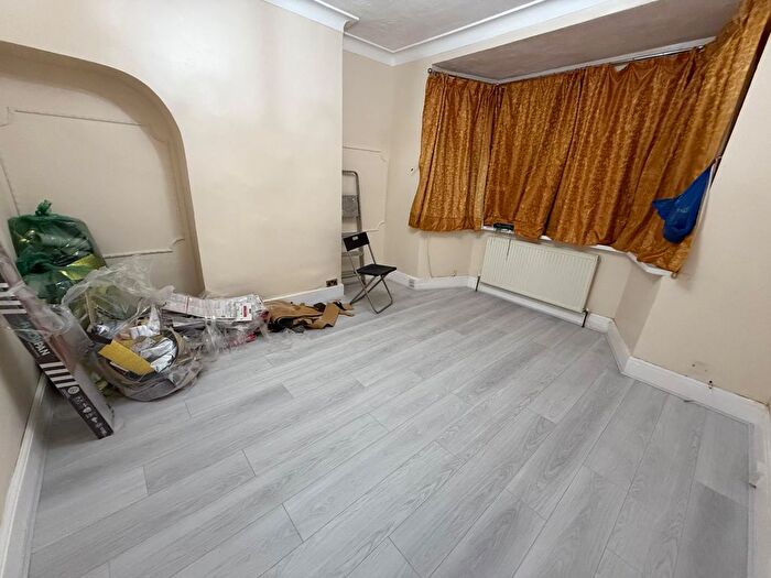 4 Bedroom Terraced House To Rent In Brendon Road, Dagenham, RM8