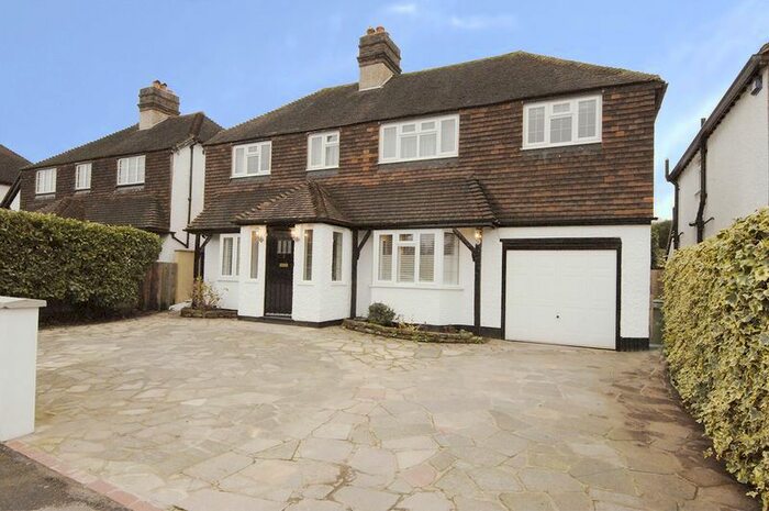 4 Bedroom Property To Rent In Beech Close, Hersham, Walton-On-Thames, KT12