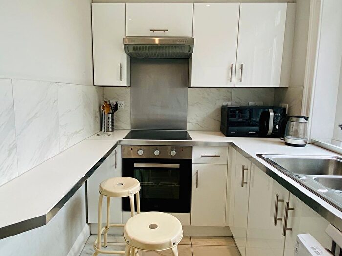 4 Bedroom Flat To Rent In Gloucester Place, London, NW1