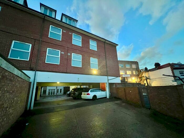 4 Bedroom Apartment To Rent In Landport Street, Southsea, PO5