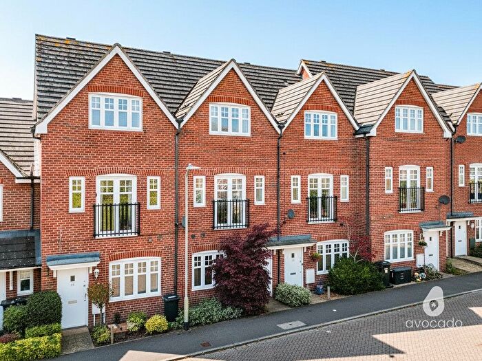 3 Bedroom Town House For Sale In Skylark Way, Shinfield, RG2