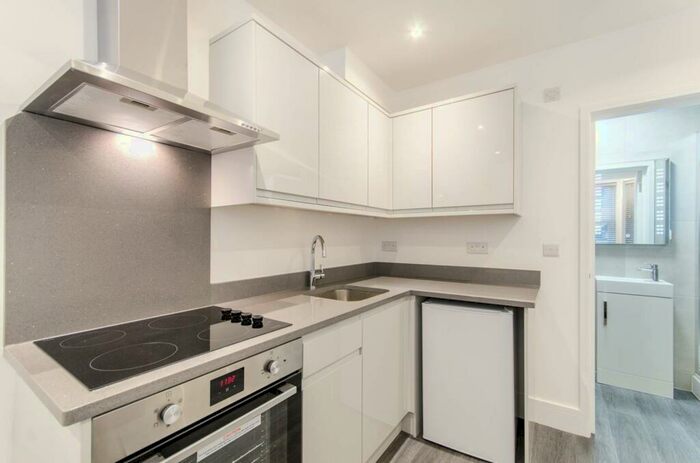 Studio To Rent In Finborough Road, Chelsea, London, SW10