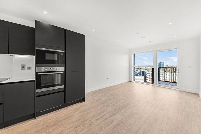 1 Bedroom Flat To Rent In Jargonelle House, Pavana Square Brentford, TW8