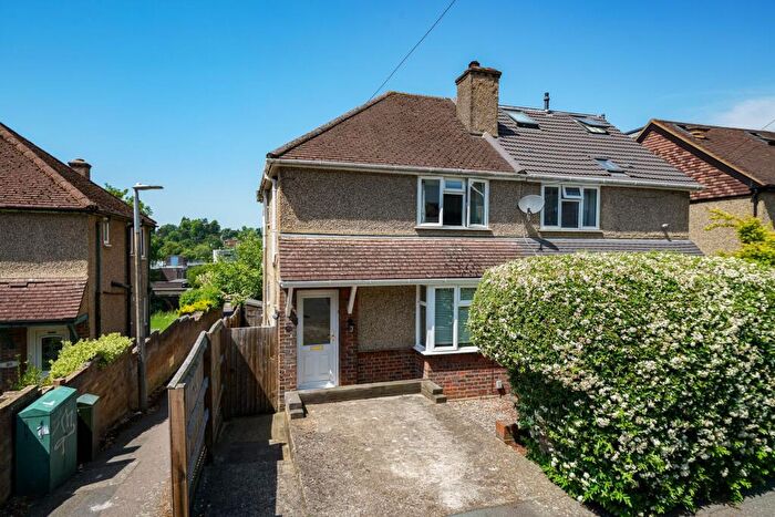 3 Bedroom Semi-Detached House For Sale In Maynard Road, Hemel Hempstead, HP2