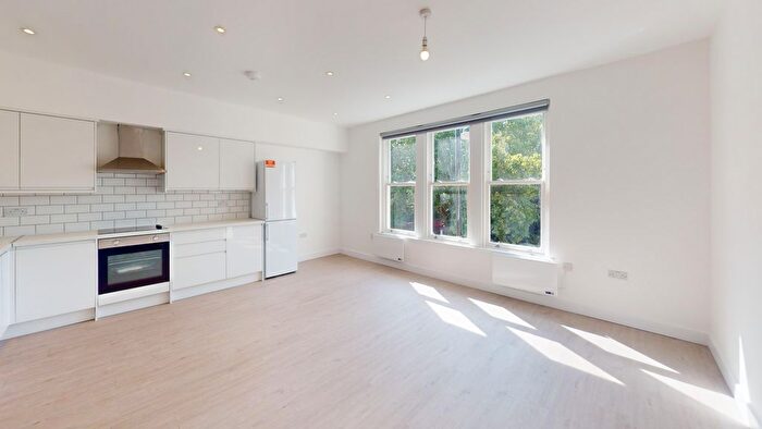 2 Bedroom Flat To Rent In Church Street, Enfield, Greater London, EN2