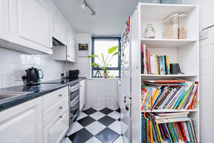 1 Bedroom Flat For Sale In Church Lane, Bedford, Bedfordshire, MK41