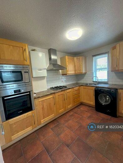 2 Bedroom Flat To Rent In Alexander Terrace, Corsham, SN13