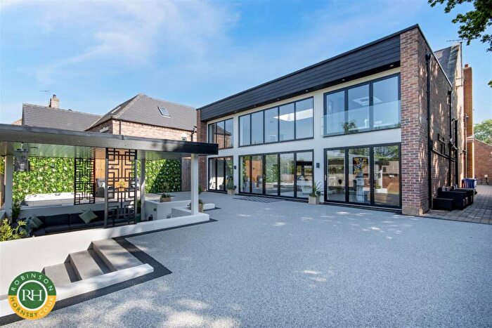 5 Bedroom Detached House For Sale In Bawtry Road, Doncaster, DN4