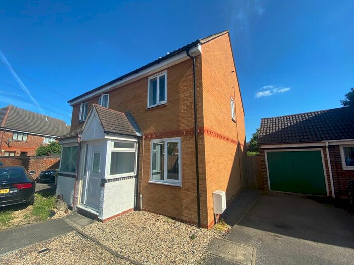 2 Bedroom Semi-Detached House To Rent In Humber Close, Didcot, Oxfordshire, OX11