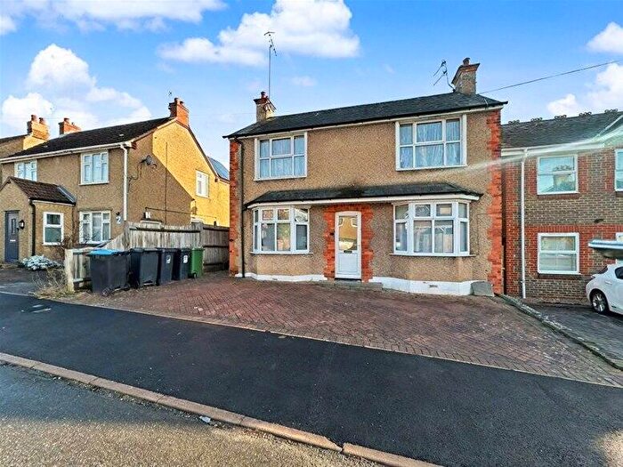 2 Bedroom Flat To Rent In Belmont Road, Hemel Hempstead, HP3