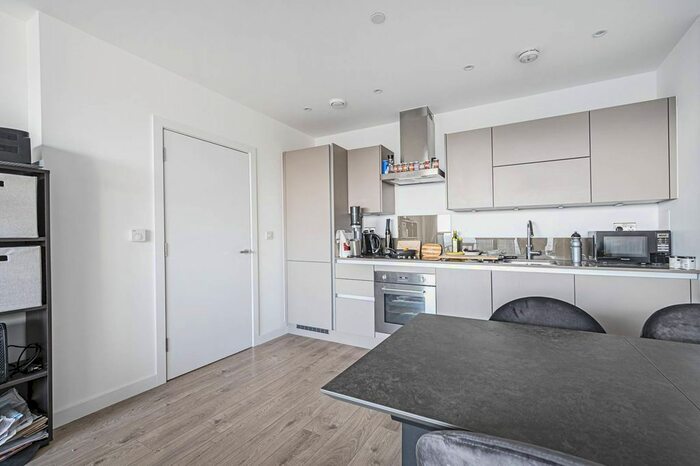 1 Bedroom Flat For Sale In Great Eastern Road, Stratford, London, E15
