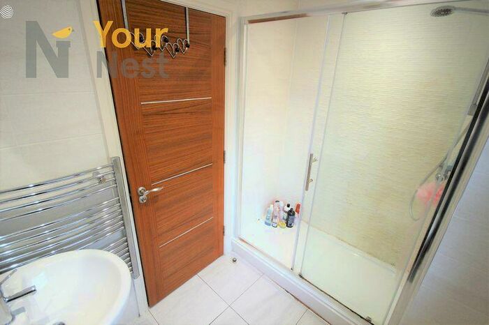 2 Bedroom Apartment To Rent In Granby Street, Headingley, Leeds, LS6