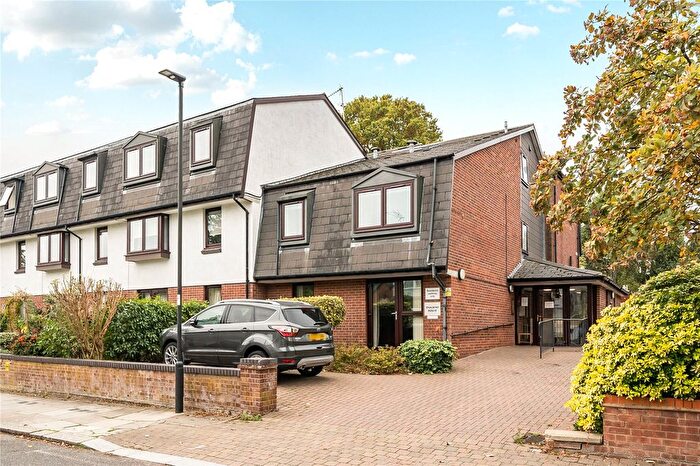 1 Bedroom Flat For Sale In Bycullah Road, Enfield, EN2