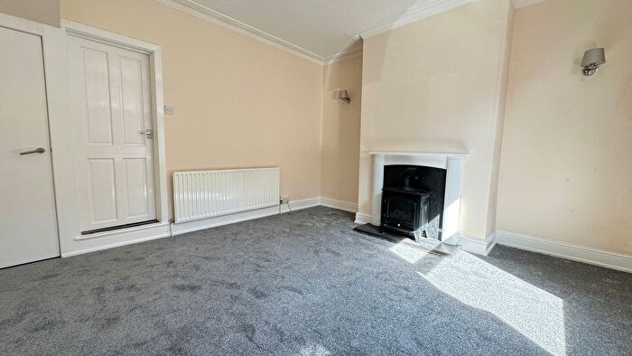 3 Bedroom Terraced House To Rent In St Elmo Gove, East End Park, LS9