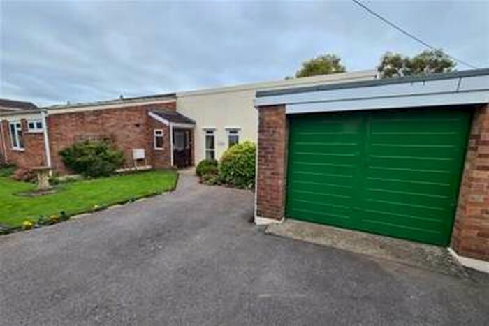 2 Bedroom Bungalow To Rent In Castle Cary, BA7