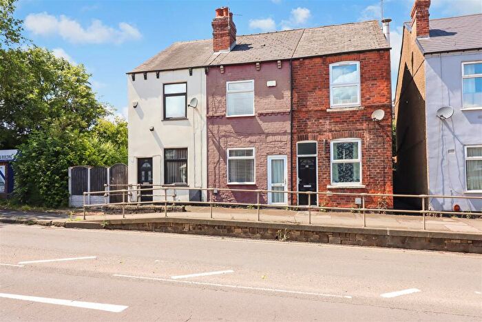 2 Bedroom House To Rent In Derby Road, Chesterfield, S40