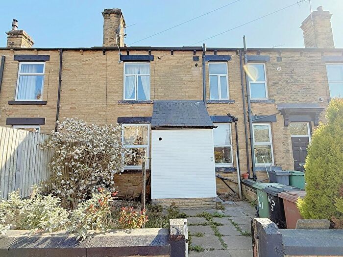 3 Bedroom Terraced House For Sale In Gladstone Terrace, Pudsey, LS28