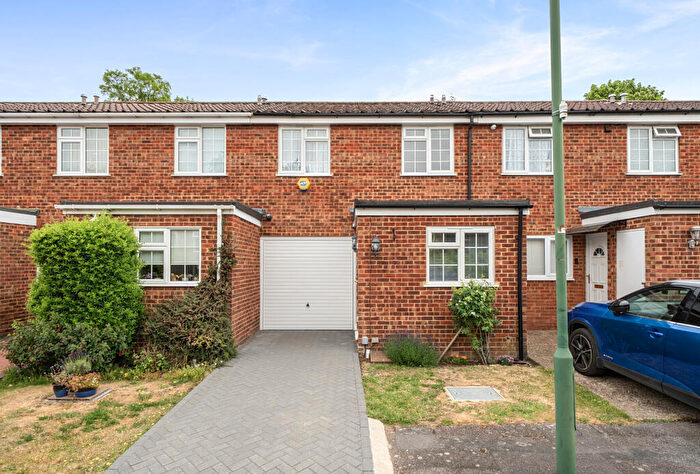 3 Bedroom Terraced House For Sale In Milestone Close, Sutton, SM2